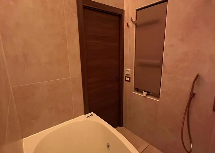 A Dolce Casa Romana Lux Jacuzzi Metro A 2 Min * Rom